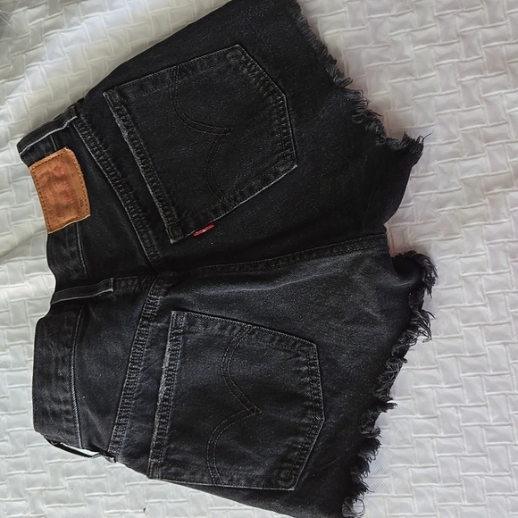 Levi's 501 Black Denim Women's Button Fly Distressed Raw Hem Summer Shorts - Picture 5 of 9